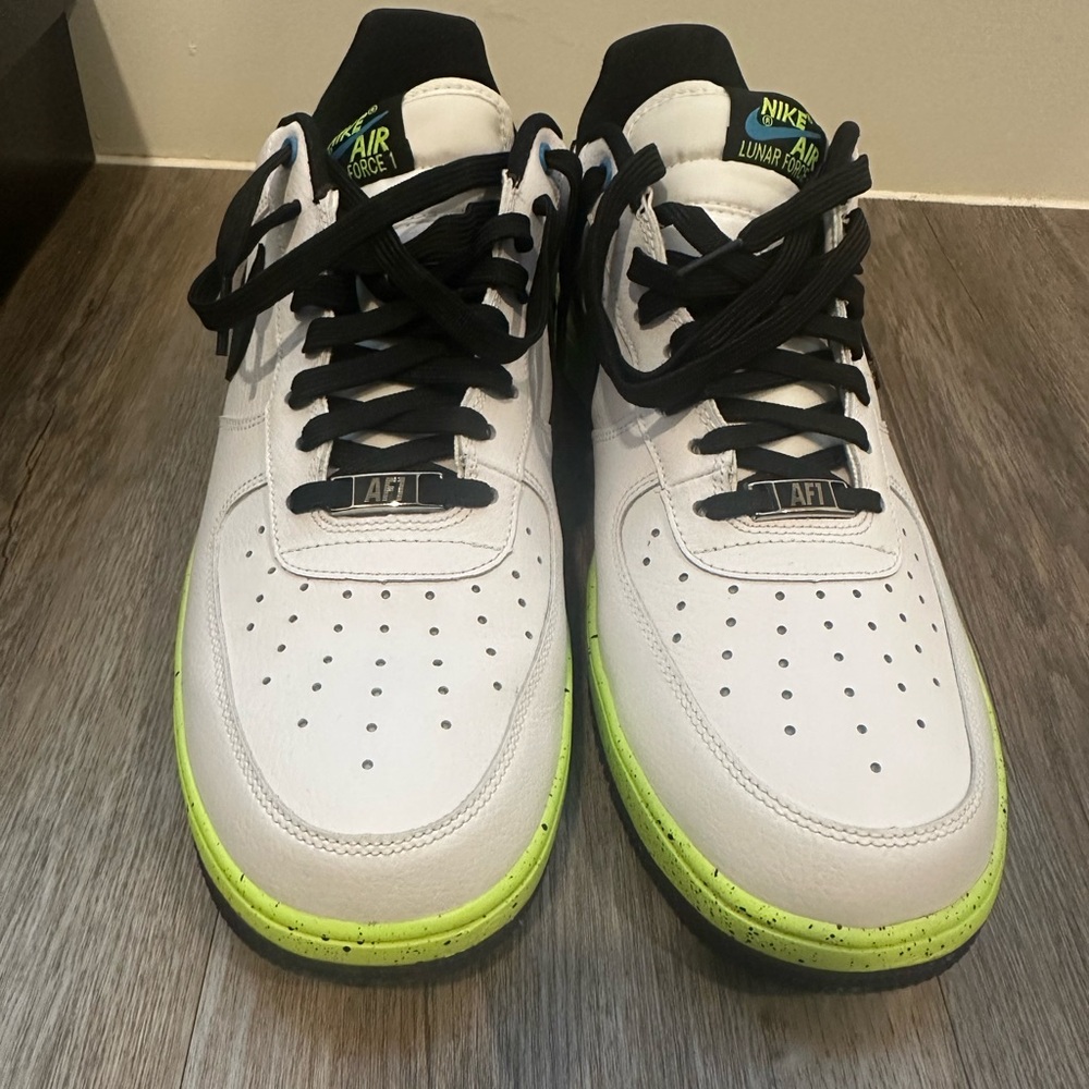 Nike
Lunar Force
Size 12 men’s
